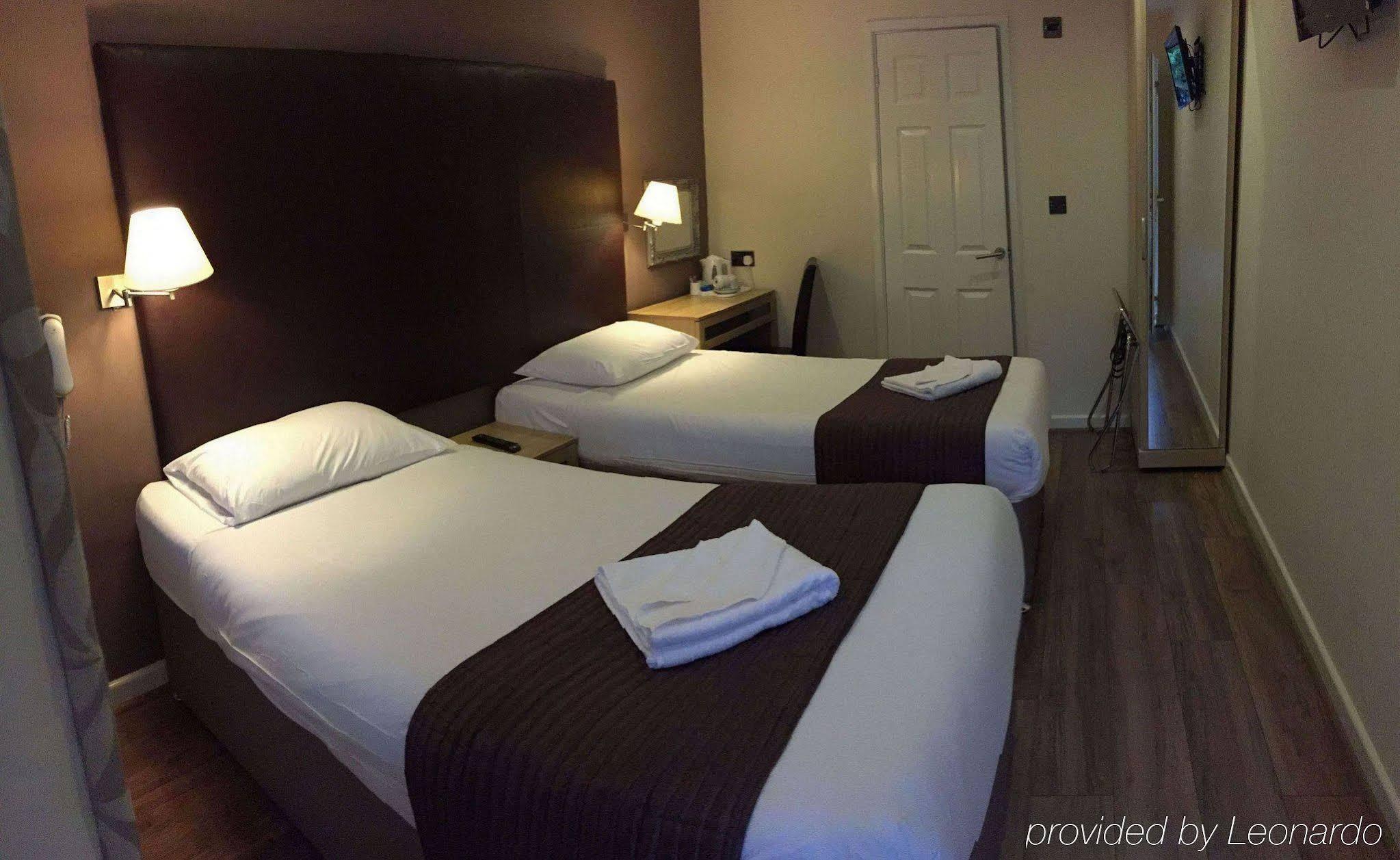 Gatwick Belmont Hotel Horley Exterior foto
